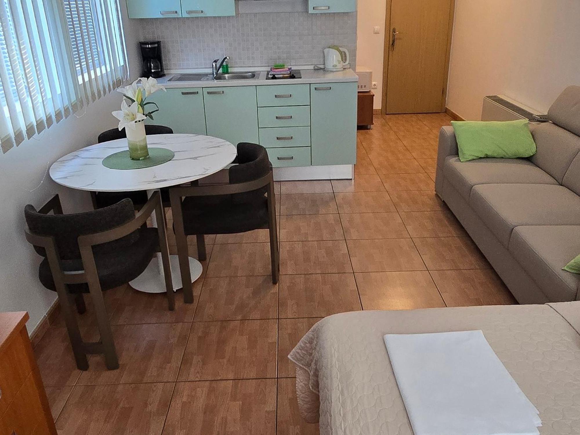 Apartmani Katarina Makarska Exterior photo